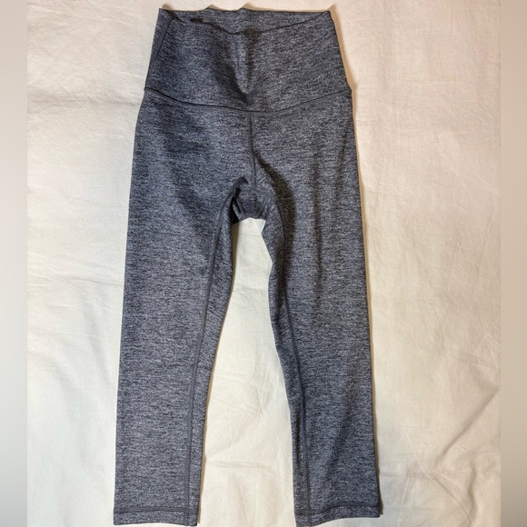 Lululemon Crop Leggings in gray | Sz 4 - Picture 3 of 6